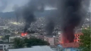 Rio's Mega-operation in the Alemão and Penha complexes attempts to arrest drug traffickers from Comando Vermelho • Reproduction O Brasil de Cima (obrasildecima.com.br)