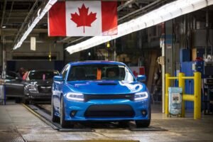 Cars being manufactured - Photo: AutoTrader.ca