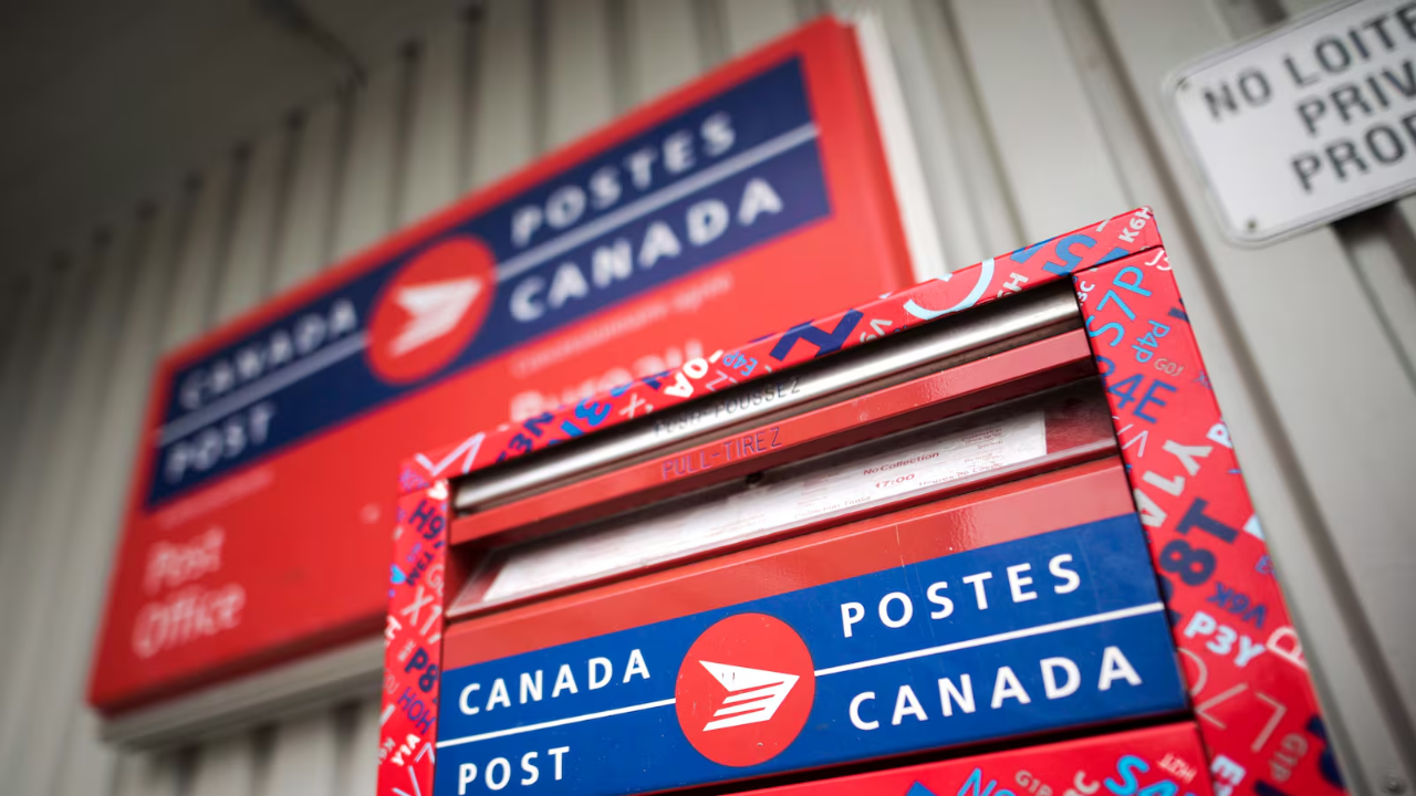 Canada Post - Darren Calabrese/THE CANADIAN PRESS