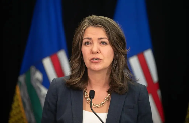 Alberta Premier Danielle Smith - Photo: THE CANADIAN PRESS/Jason Franson.