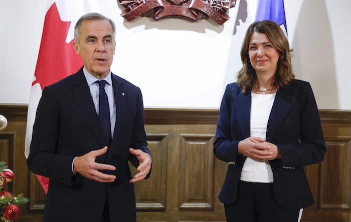 Prime Minister Mark Carney and Alberta Premier Danielle Smith - Photo: Jeff McIntosh/The Canadian Press