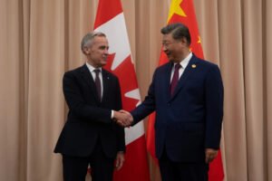 Canadian Prime Minister Mark Carney, left, with Chinese President Xi Jinping - Photo: Adrian Wyld/The Canadian Press via AP